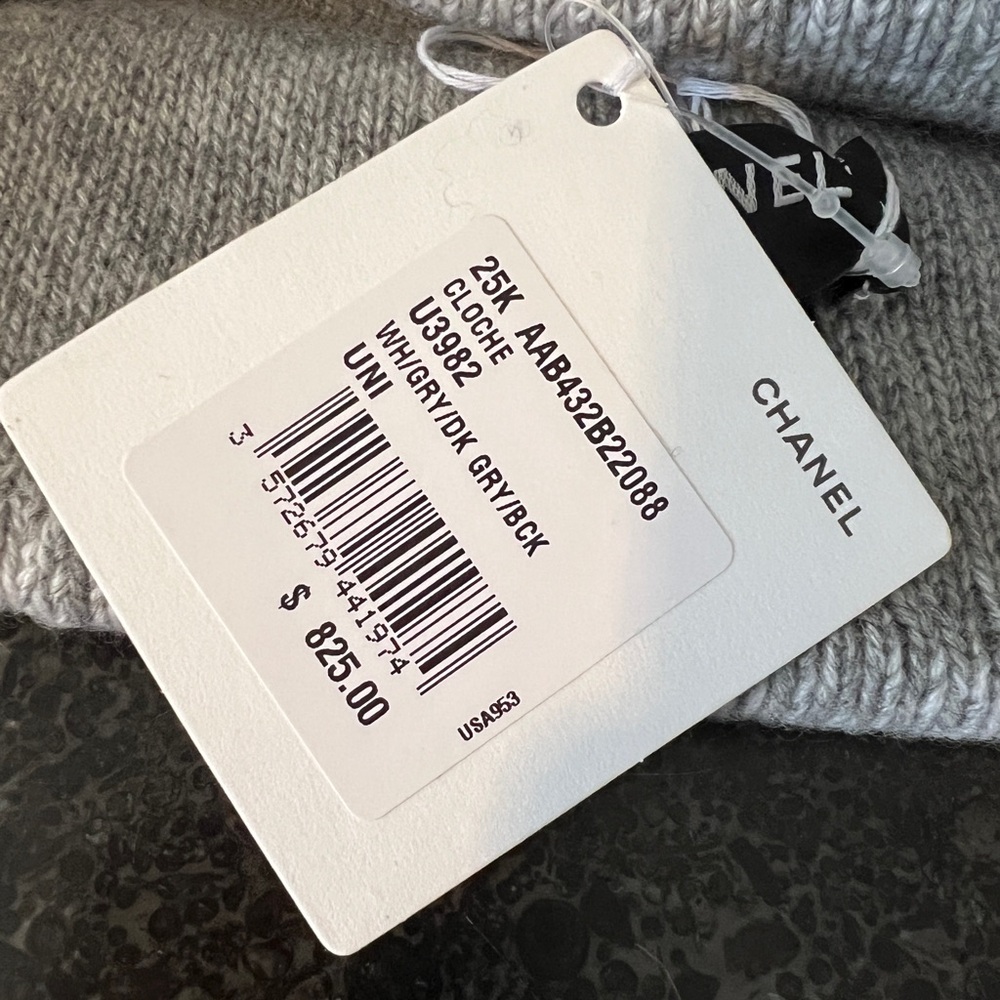 Brand New Authentic Chanel Beanie 25K Black & Grey Unisex One Size SOLD OUT!! - Picture 3 of 8